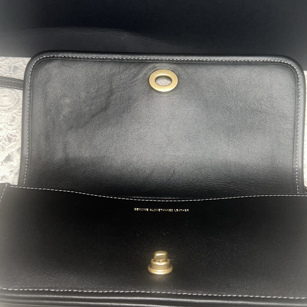 Gorgeous Coach Dinky Bag - Picture 7 of 13